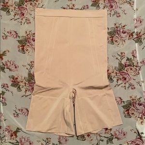 💕💕 SPANX ALMOST NEW SLIM-TASTIC SHAPEWEAR